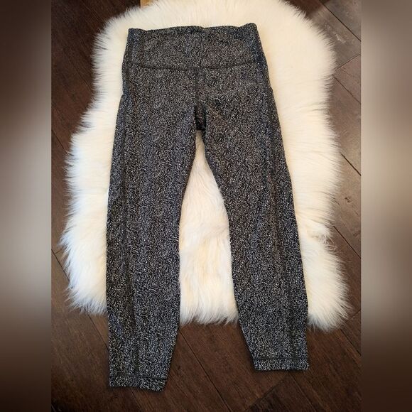 Athleta Ultimate Stash Textured 7/8 Tight Leggings Black White Pockets M Medium - Picture 4 of 7